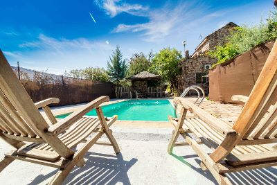 Alojamiento capacidad para 18 pesonas con piscina en Navas de Estena, Parque Nacional de Cabañeros, Ciudad Real, cerca de Toledo y Madrid
